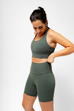 Cargue la imagen en el visor de la galería, Top deportivo verde oscuro